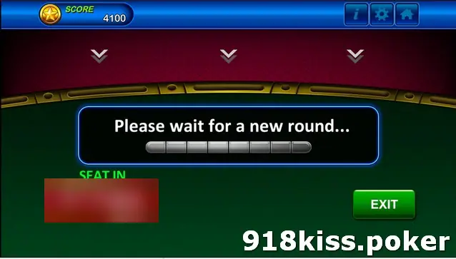 Show Hand waiting screen with a Please wait for a new round message, a SEAT IN box showing the player's seat and 5000, and an EXIT button